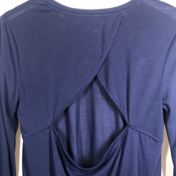 Old navy long sleeves very light for active work - Picture 3 of 6